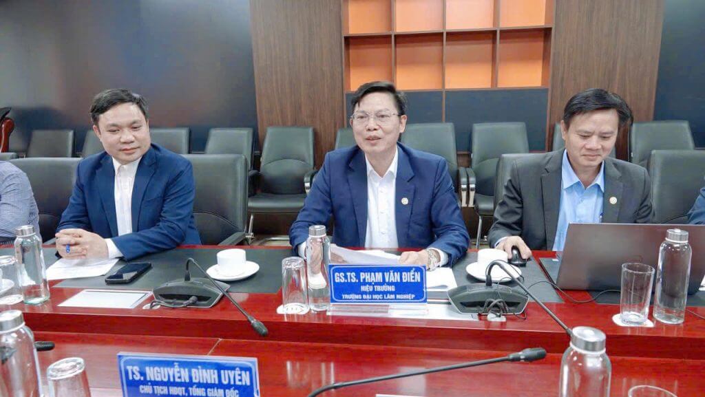 Trường Đại học Lâm nghiệp, NGƯT.GS.TS. Phạm Văn Điển – Hiệu trưởng – cùng Ban Giám hiệu